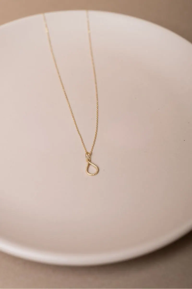 Pingente Gota Vazada Pequena, joia em ouro 18k